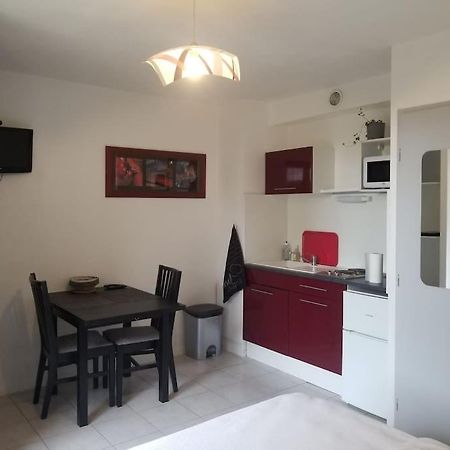 Studio De Plain-Pied Avec Terrasse Tout Proche Mer Courseulles-sur-Mer Ngoại thất bức ảnh