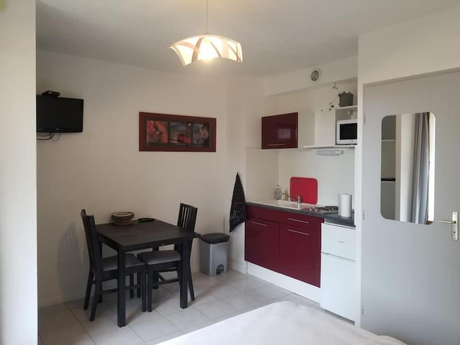 Studio De Plain-Pied Avec Terrasse Tout Proche Mer Courseulles-sur-Mer Ngoại thất bức ảnh