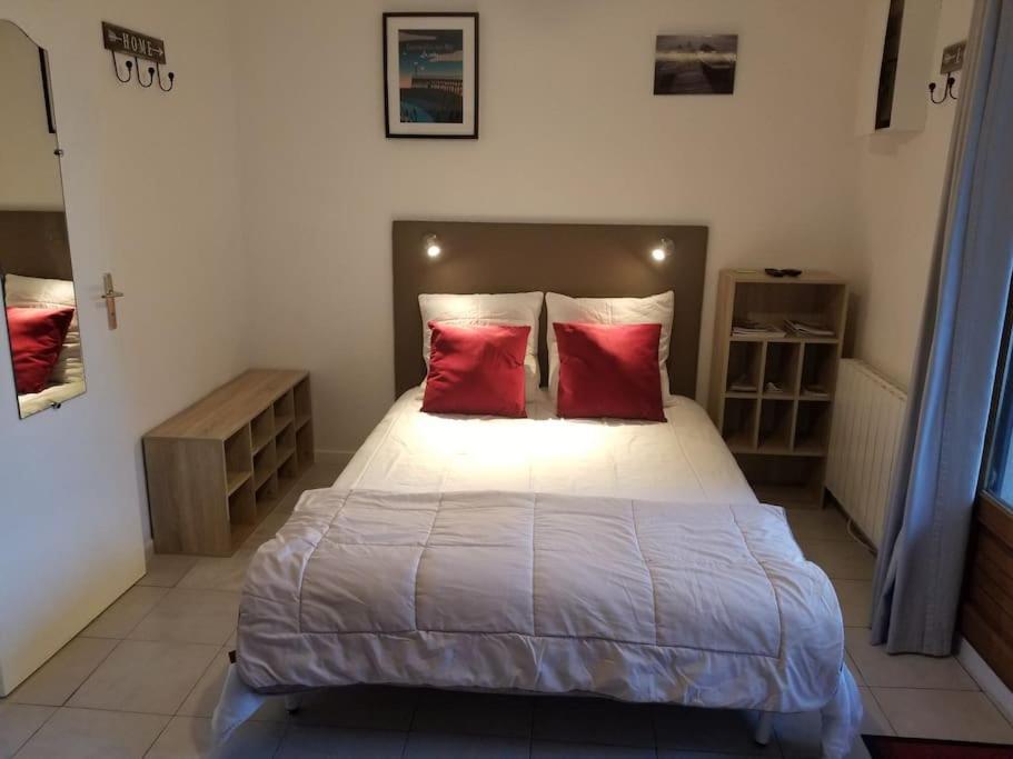 Studio De Plain-Pied Avec Terrasse Tout Proche Mer Courseulles-sur-Mer Ngoại thất bức ảnh