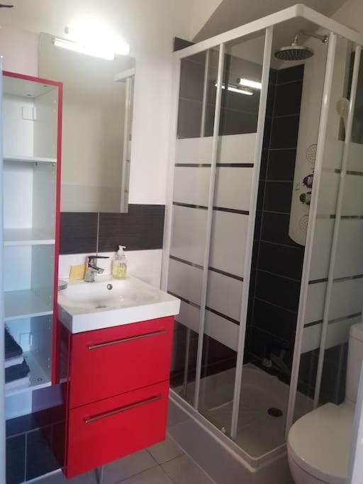 Studio De Plain-Pied Avec Terrasse Tout Proche Mer Courseulles-sur-Mer Ngoại thất bức ảnh